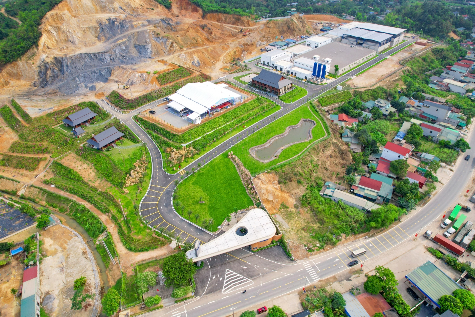 Toàn cảnh nhà máy xử lý nước Xuân Mai